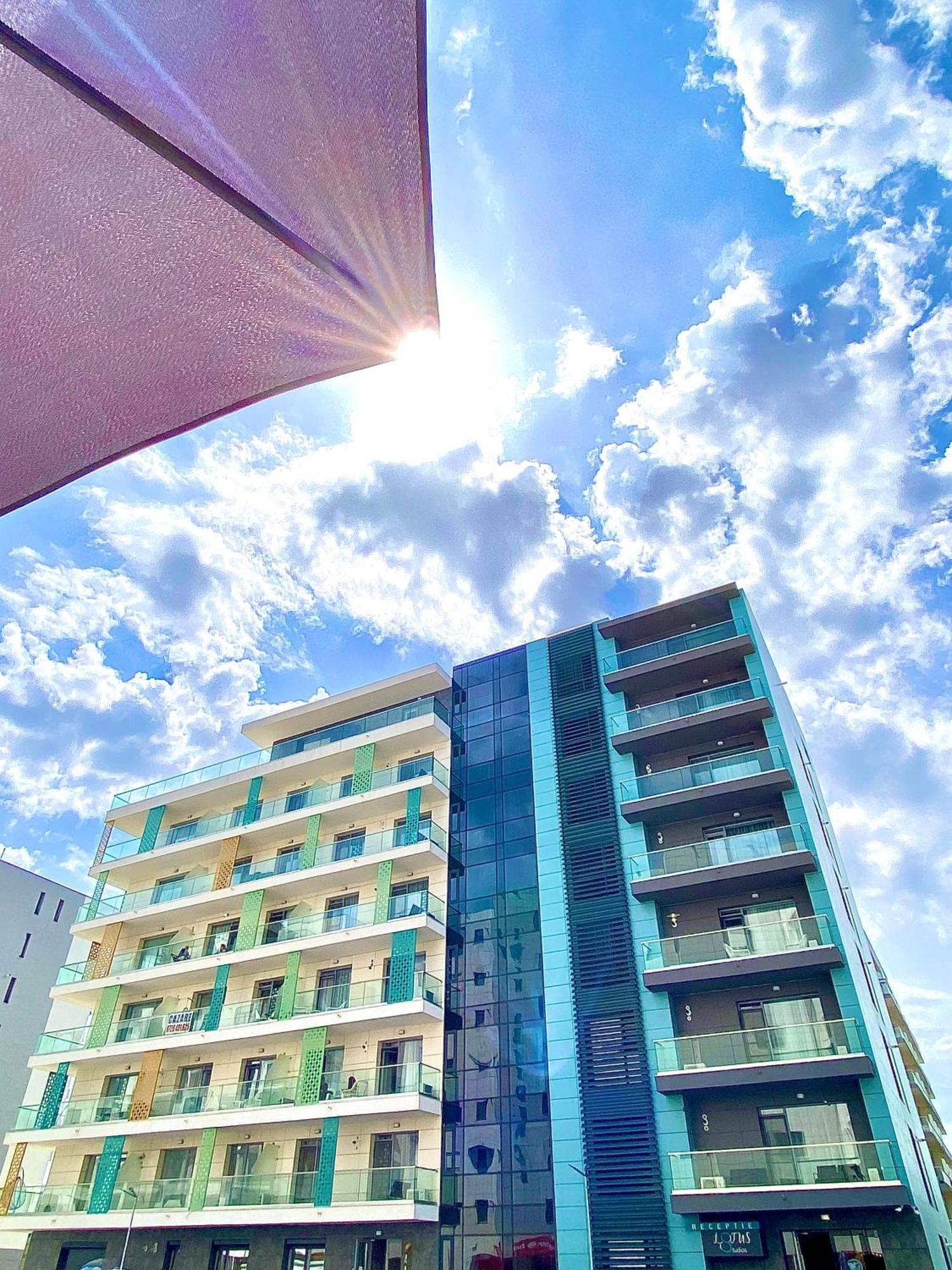 Marcony Boutique Apartments Mamaia Bagian luar foto