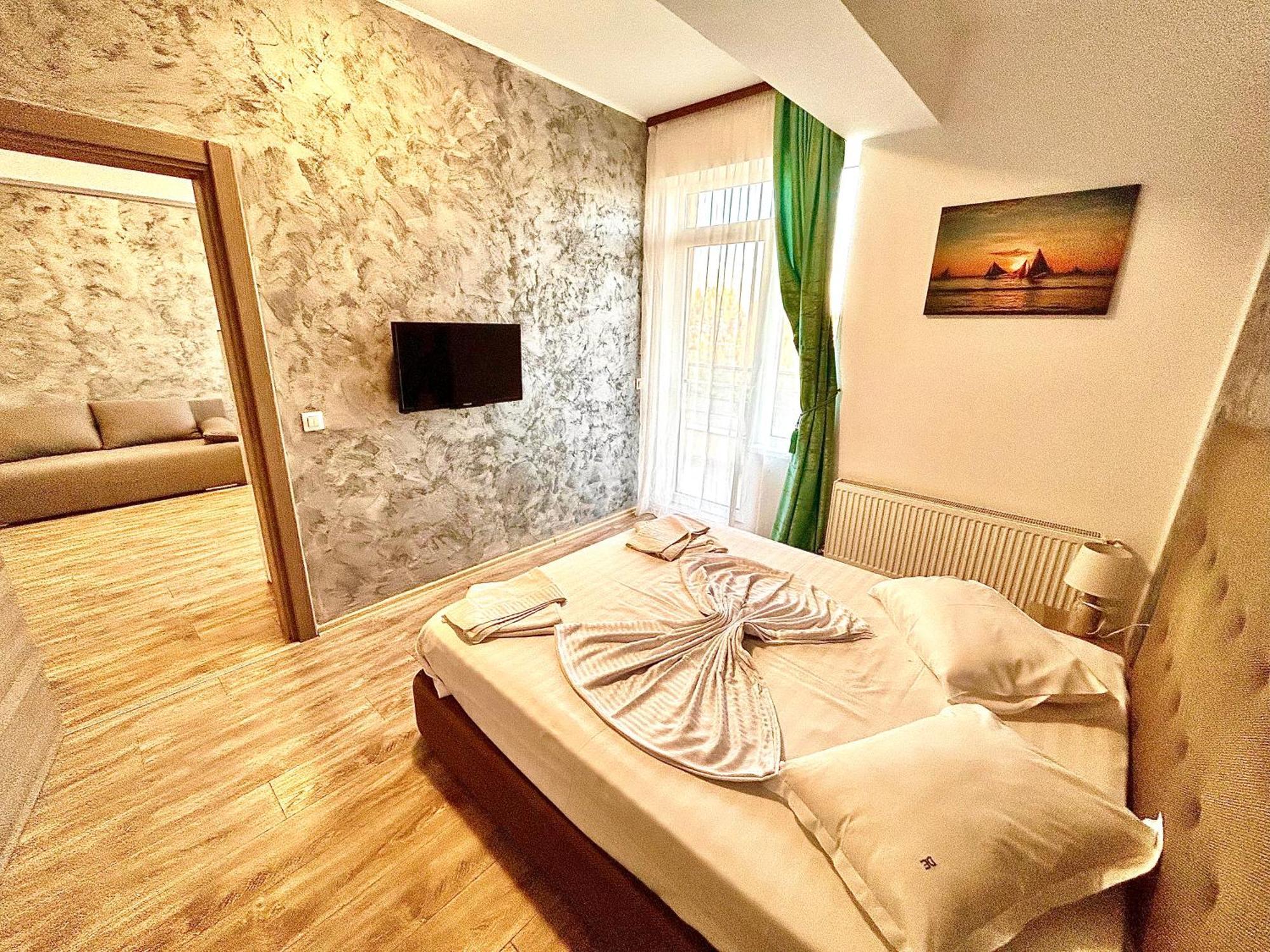 Marcony Boutique Apartments Mamaia Bagian luar foto