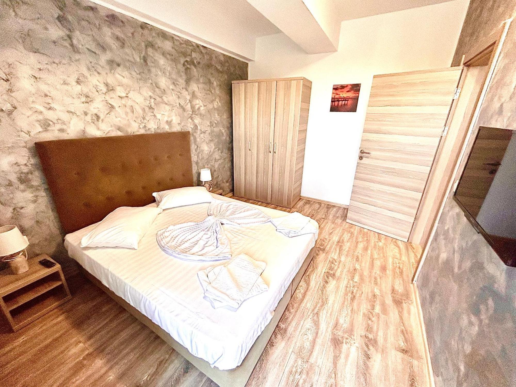 Marcony Boutique Apartments Mamaia Bagian luar foto