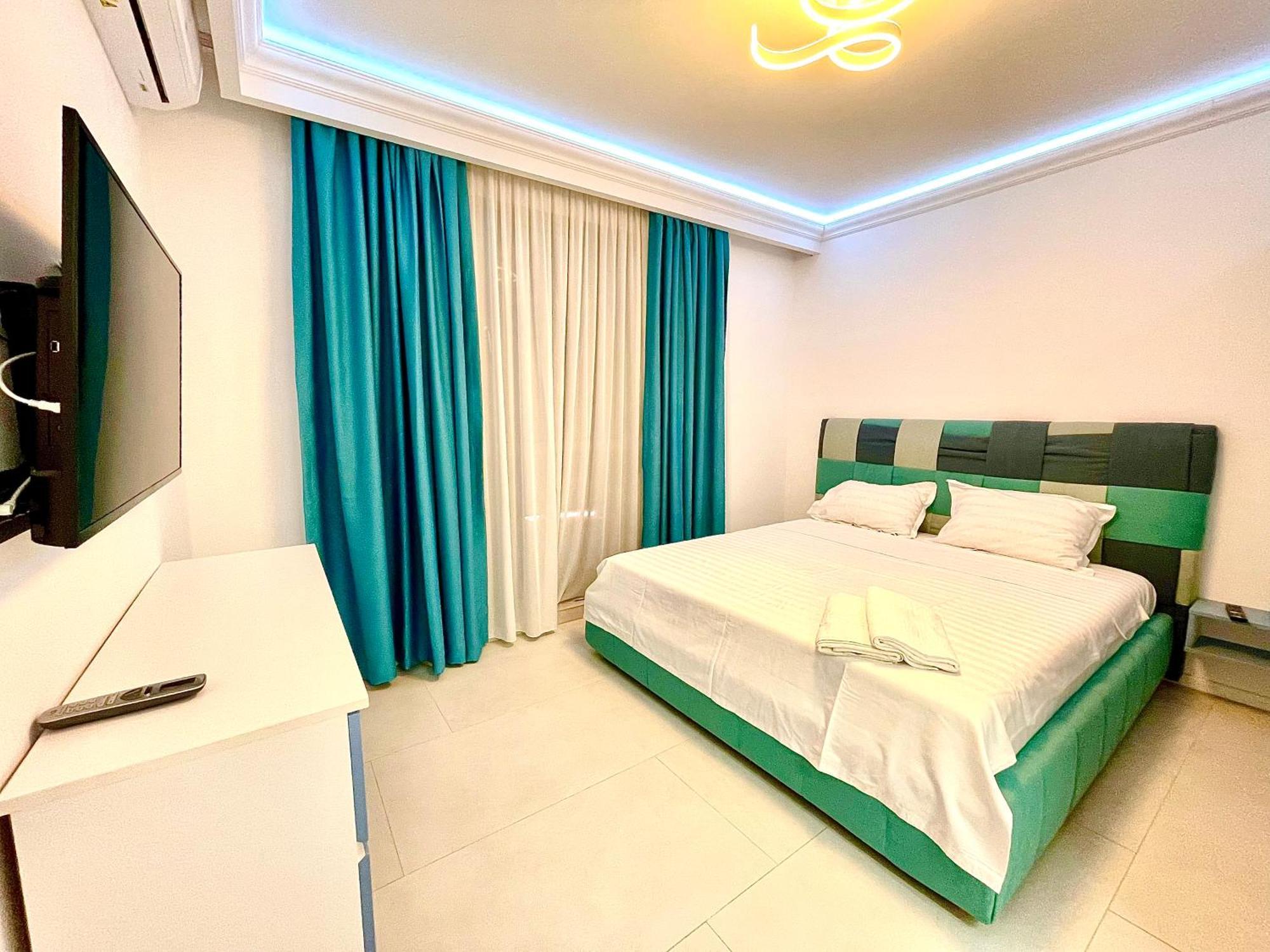 Marcony Boutique Apartments Mamaia Bagian luar foto