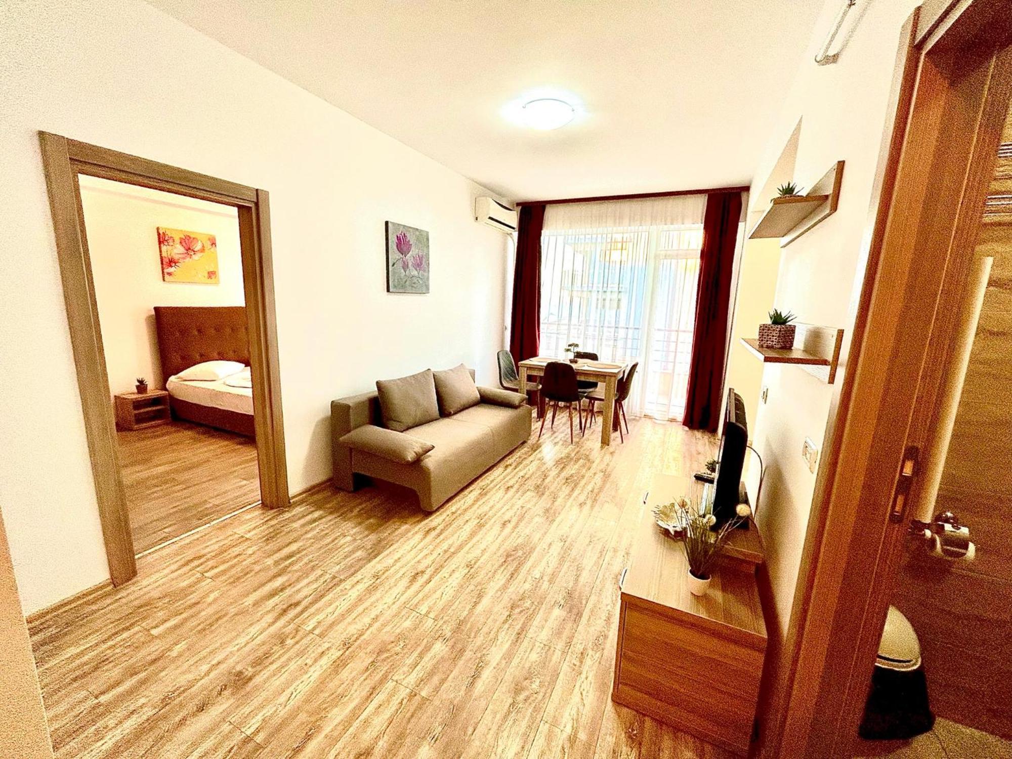 Marcony Boutique Apartments Mamaia Bagian luar foto
