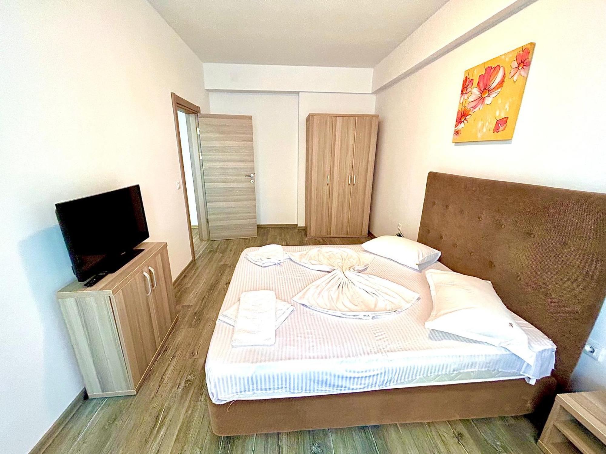 Marcony Boutique Apartments Mamaia Bagian luar foto