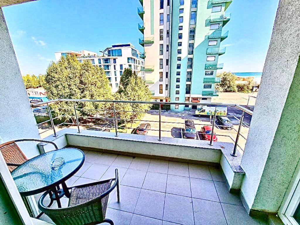 Marcony Boutique Apartments Mamaia Bagian luar foto