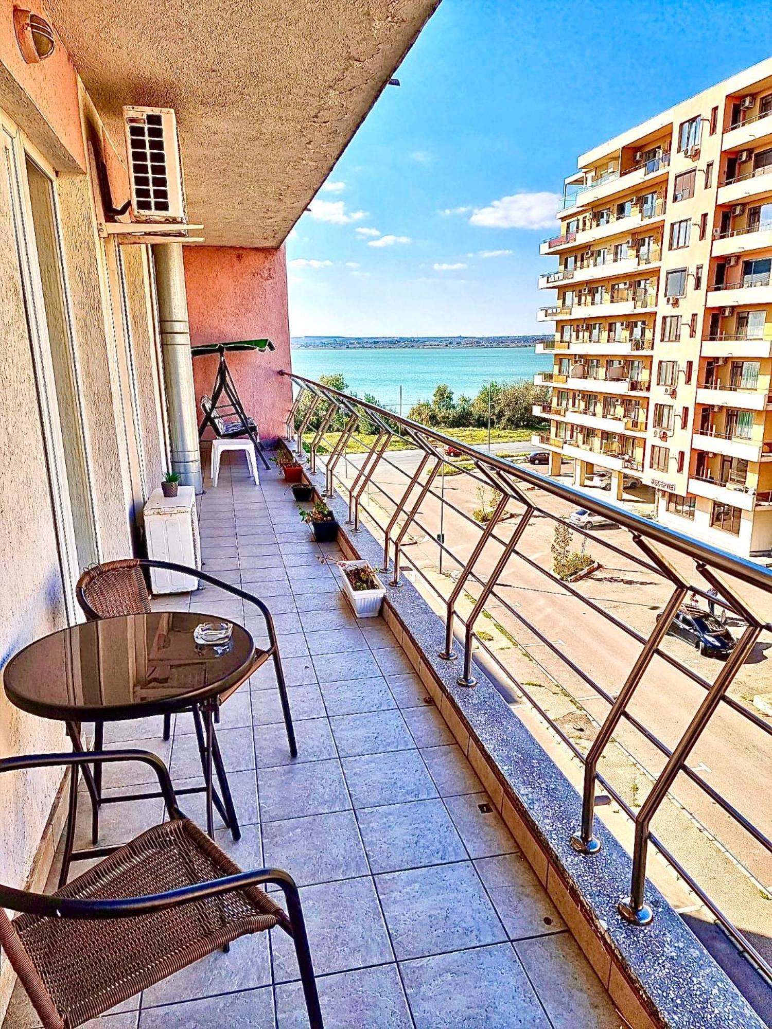 Marcony Boutique Apartments Mamaia Bagian luar foto