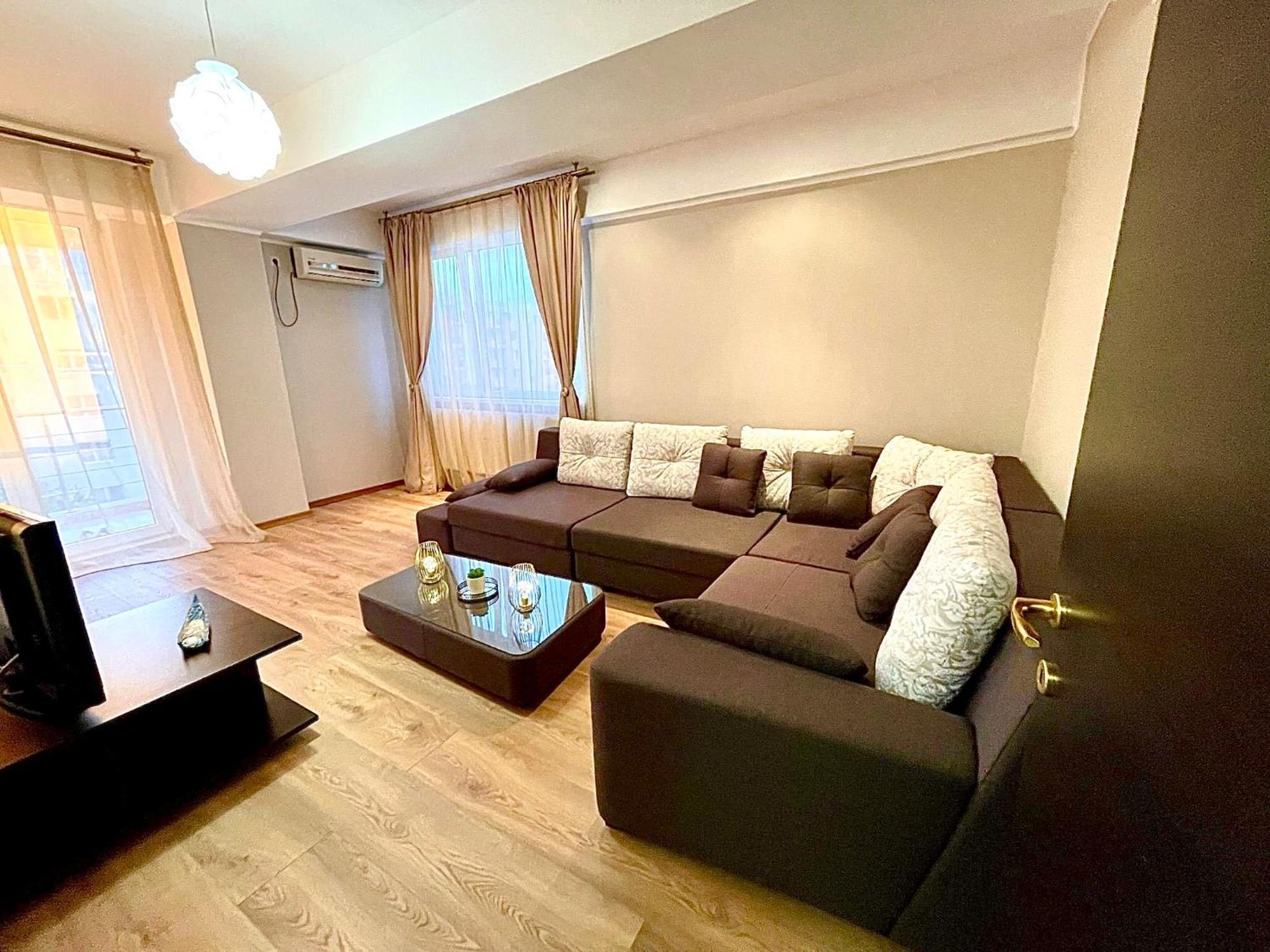 Marcony Boutique Apartments Mamaia Bagian luar foto
