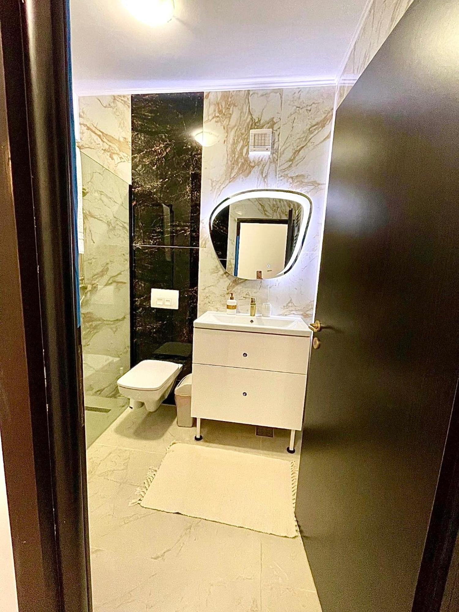 Marcony Boutique Apartments Mamaia Bagian luar foto