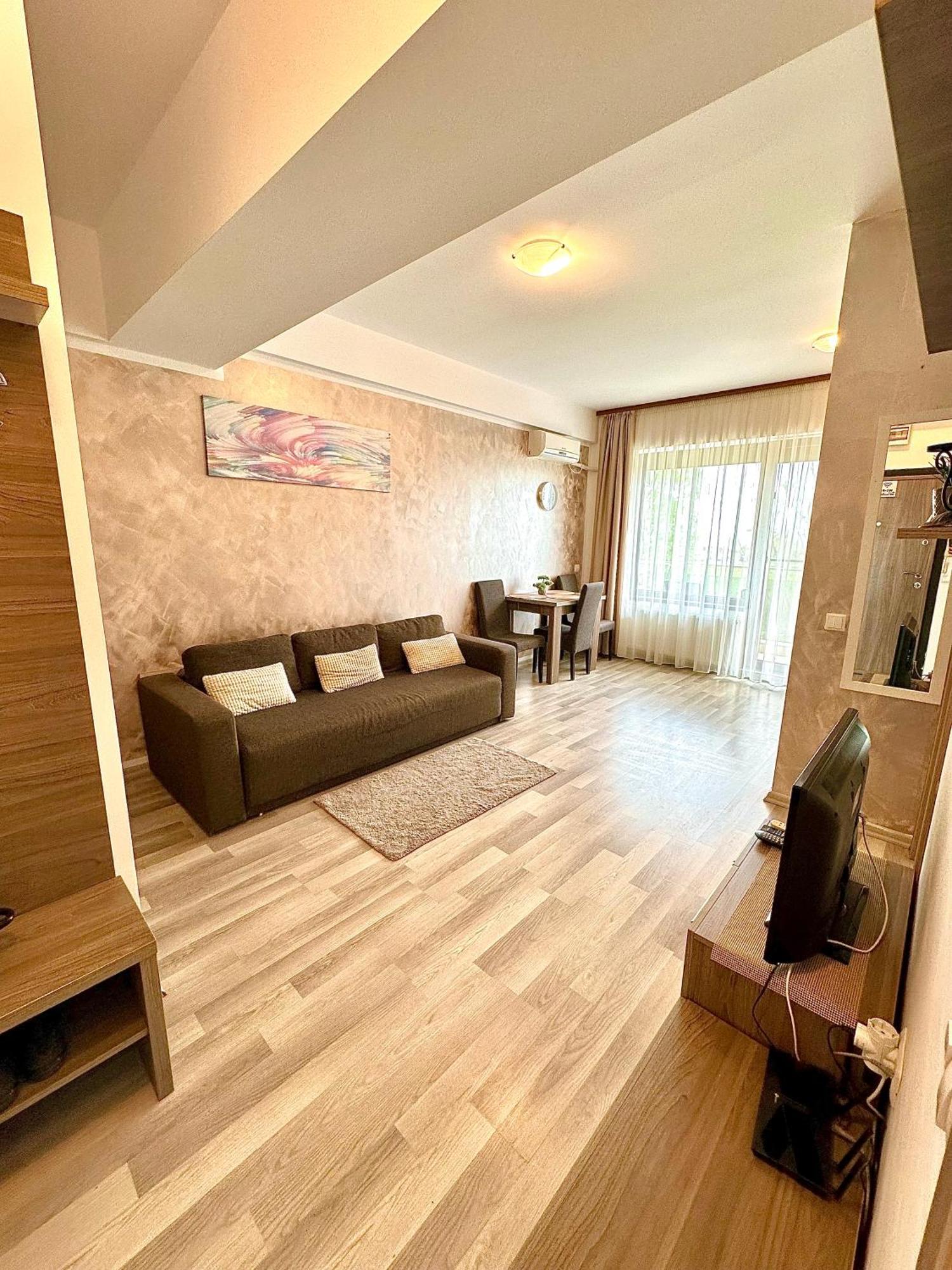 Marcony Boutique Apartments Mamaia Bagian luar foto