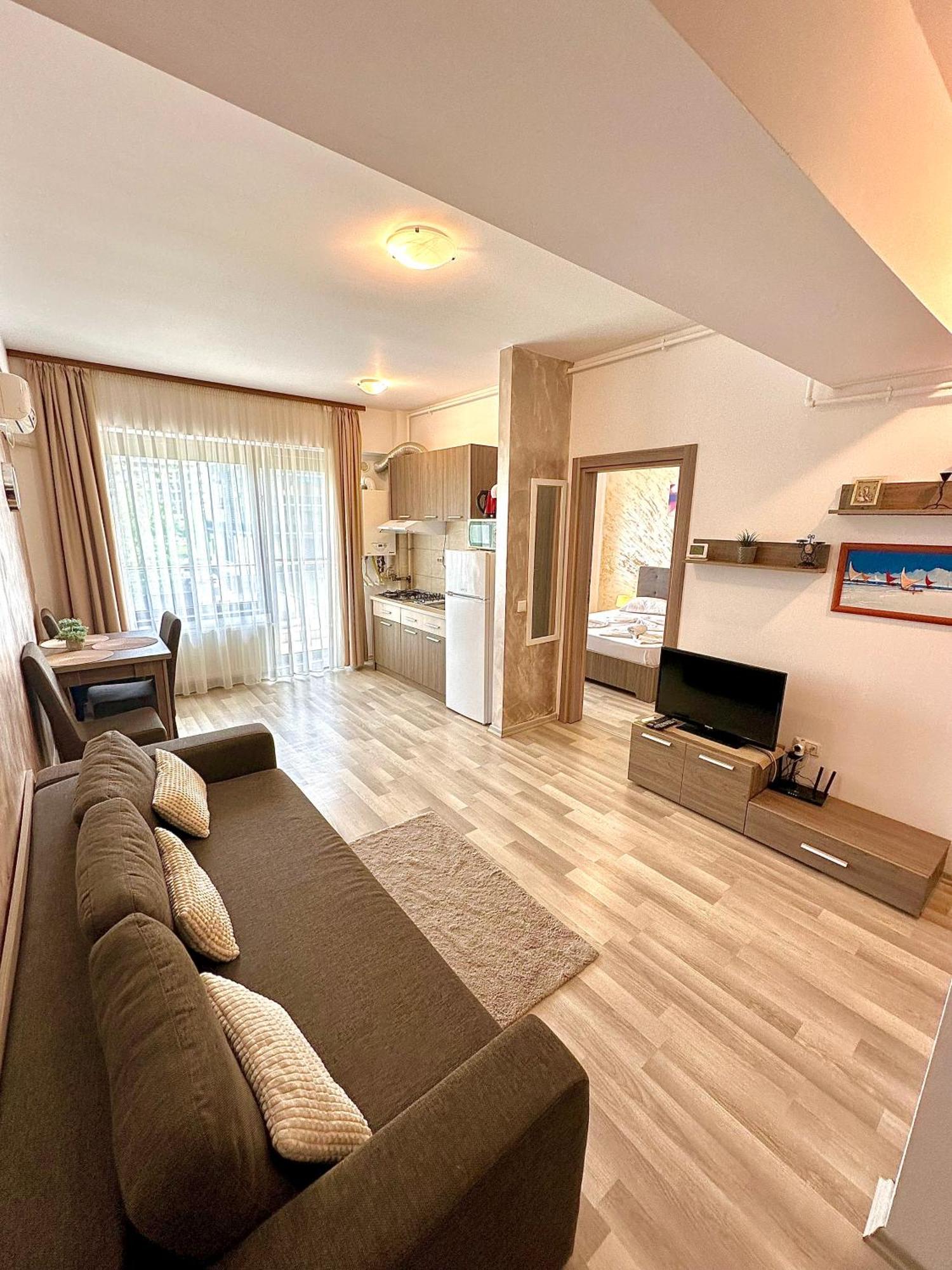 Marcony Boutique Apartments Mamaia Bagian luar foto